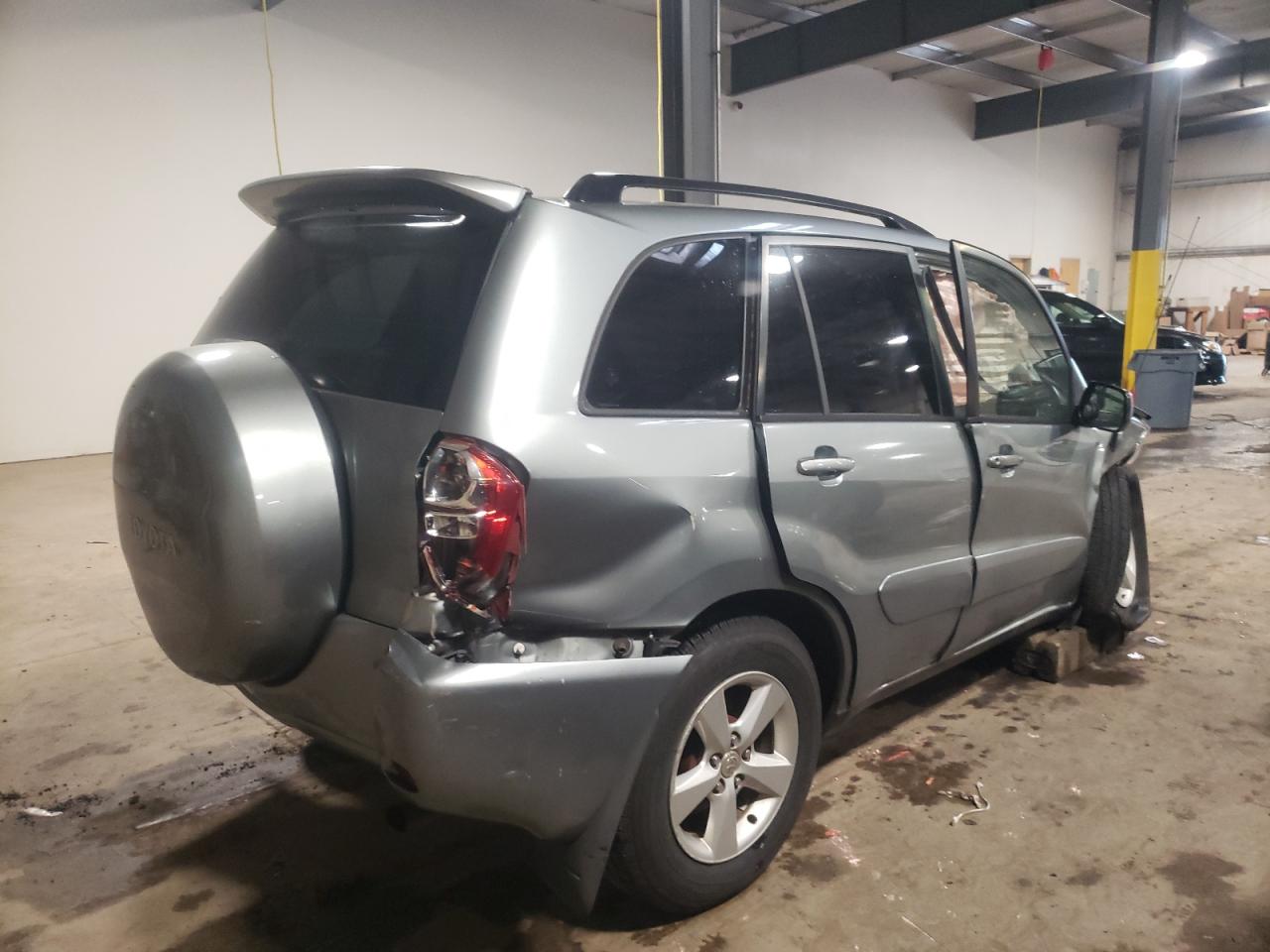 Photo 4 from auction – 2005 TOYOTA RAV4 with VIN JTEGD20V350047438