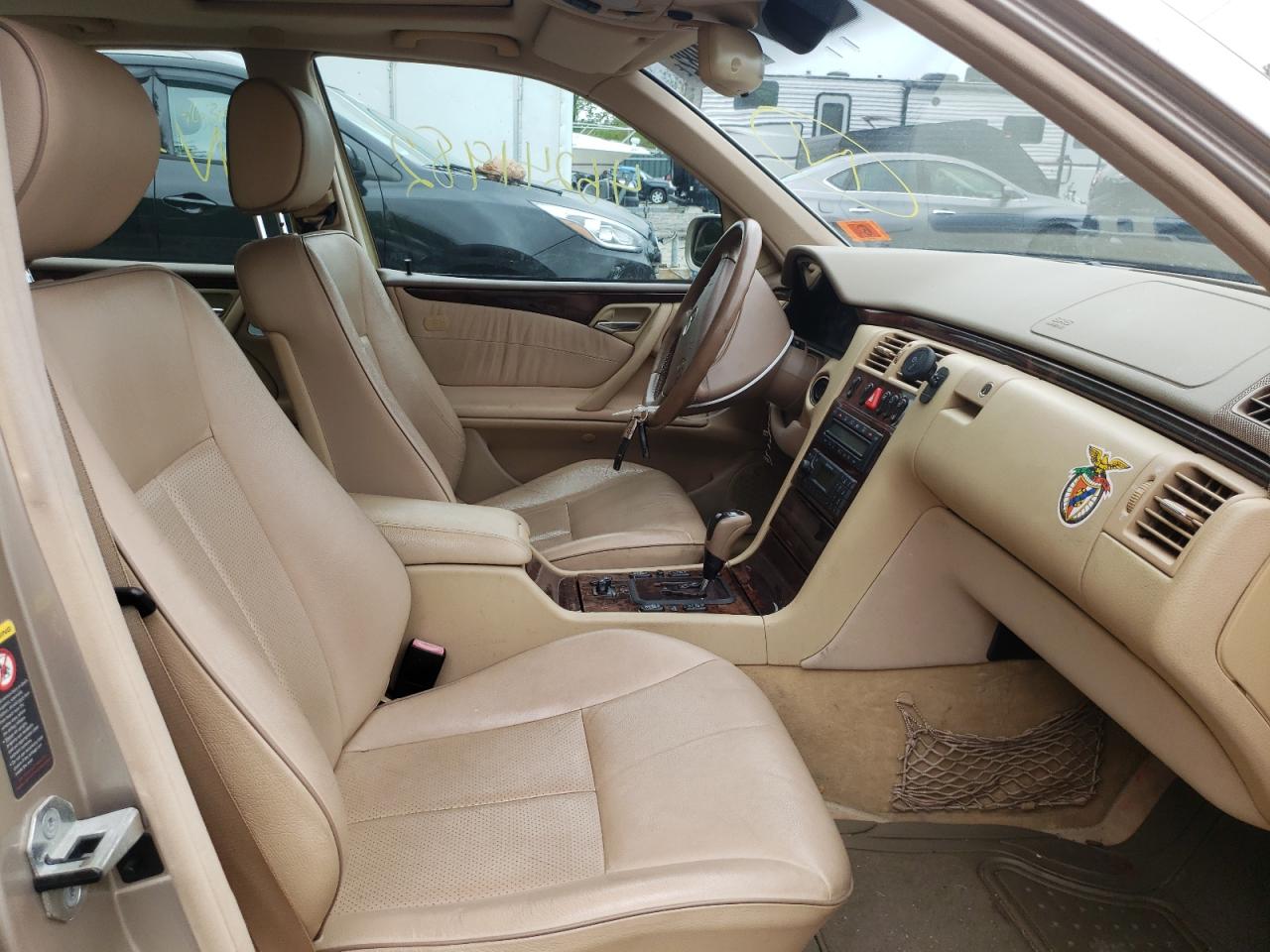 Photo 5 from auction – 2001 MERCEDES-BENZ E-320 with VIN WDBJF65J71B339348