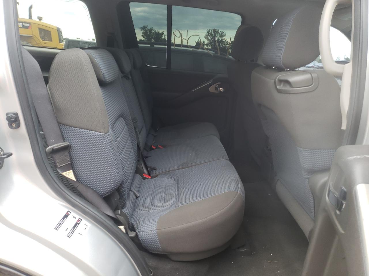 Photo 6 from auction – 2005 NISSAN PATHFINDER with VIN 5N1AR18W15C745771