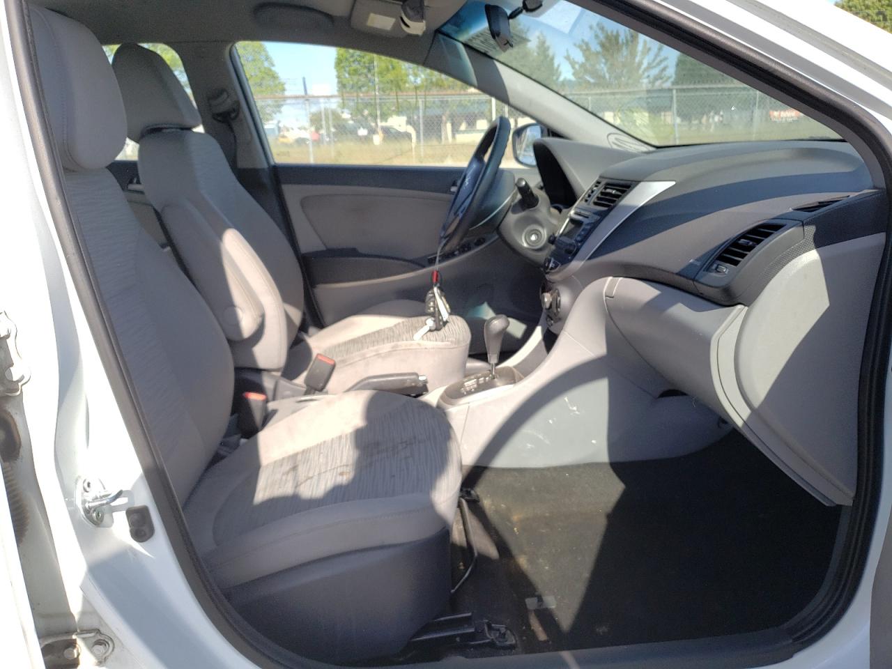 Photo 5 from auction – 2015 HYUNDAI ACCENT GS with VIN KMHCT5AE2FU228204