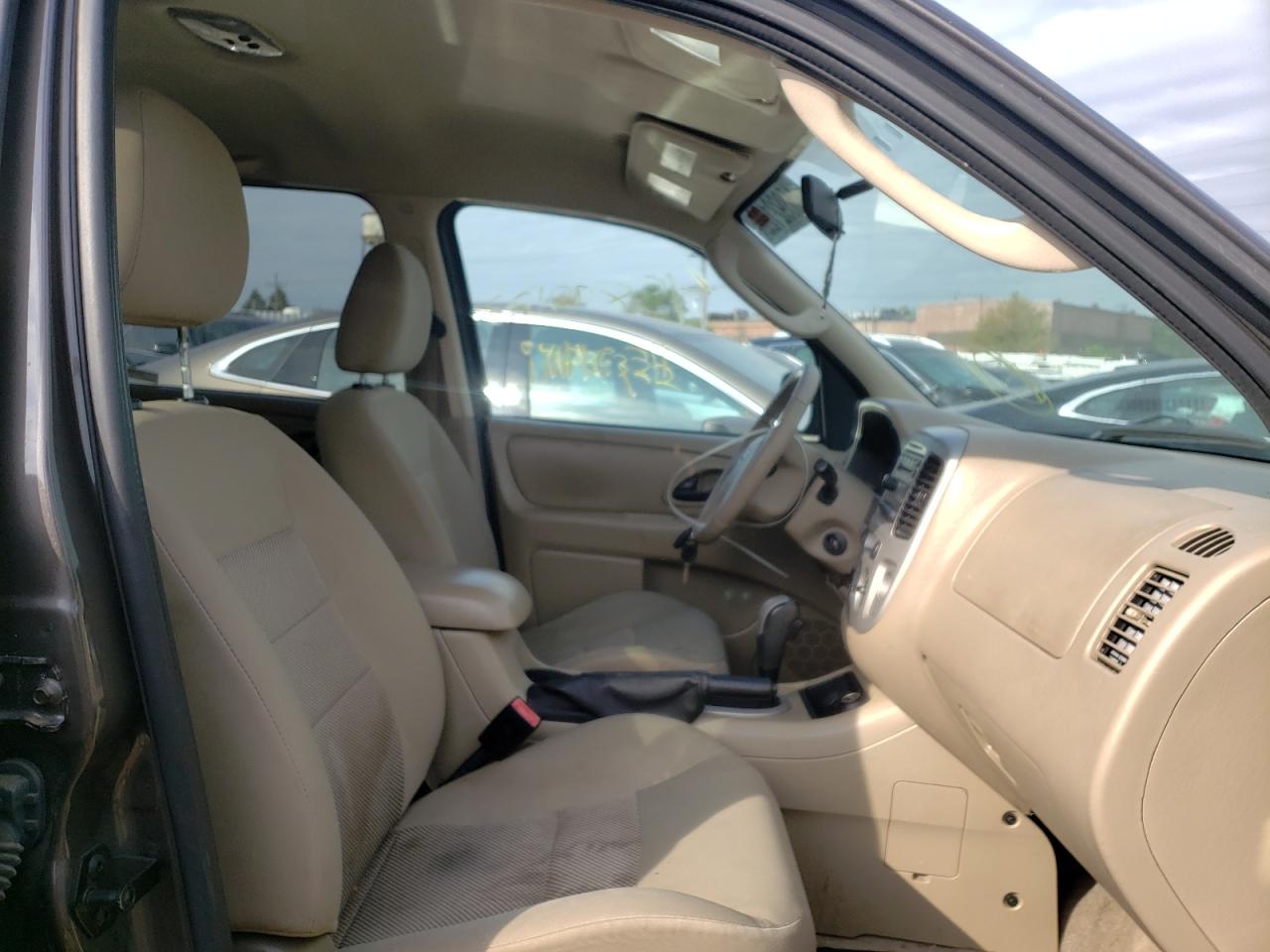 Photo 5 from auction – 2007 FORD ESCAPE XLT with VIN 1FMYU93187KA09944