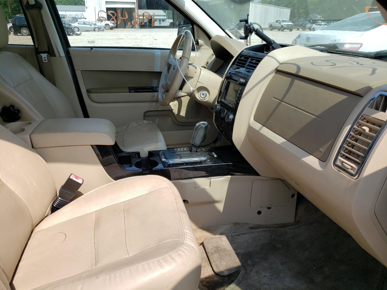 Photo 5 from auction – 2011 FORD ESCAPE LIM with VIN 1FMCU9E75BKB75181