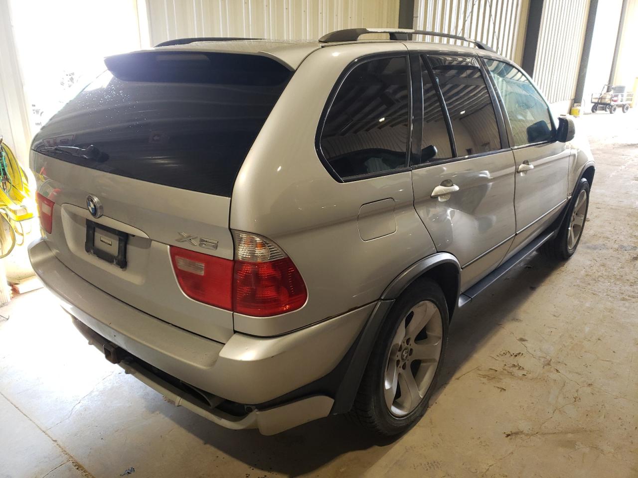Photo 4 from auction – 2005 BMW X5 4.8IS with VIN 5UXFA93525LE82061