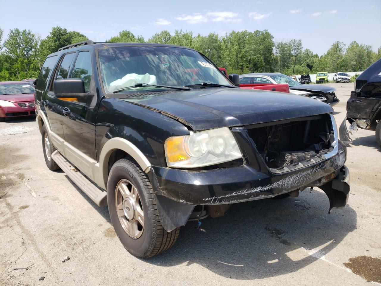 FORD EXPEDITION 2005 مع رقم تعريف المركبة 1FMFU18525LA23561 - صورة من المزاد