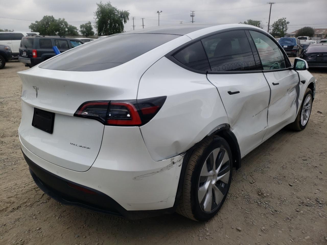 Photo 4 from auction – 2021 TESLA MODEL Y with VIN 5YJYGDEE8MF072579