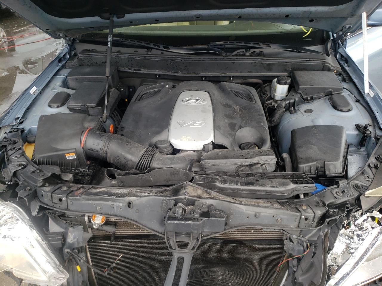 Photo 7 from auction – 2010 HYUNDAI GENESIS 4. with VIN KMHGC4DF3AU092464