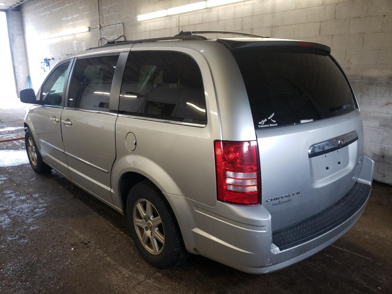 Photo 3 from auction – 2010 CHRYSLER TOWN & COU with VIN 2A4RR5D14AR468036