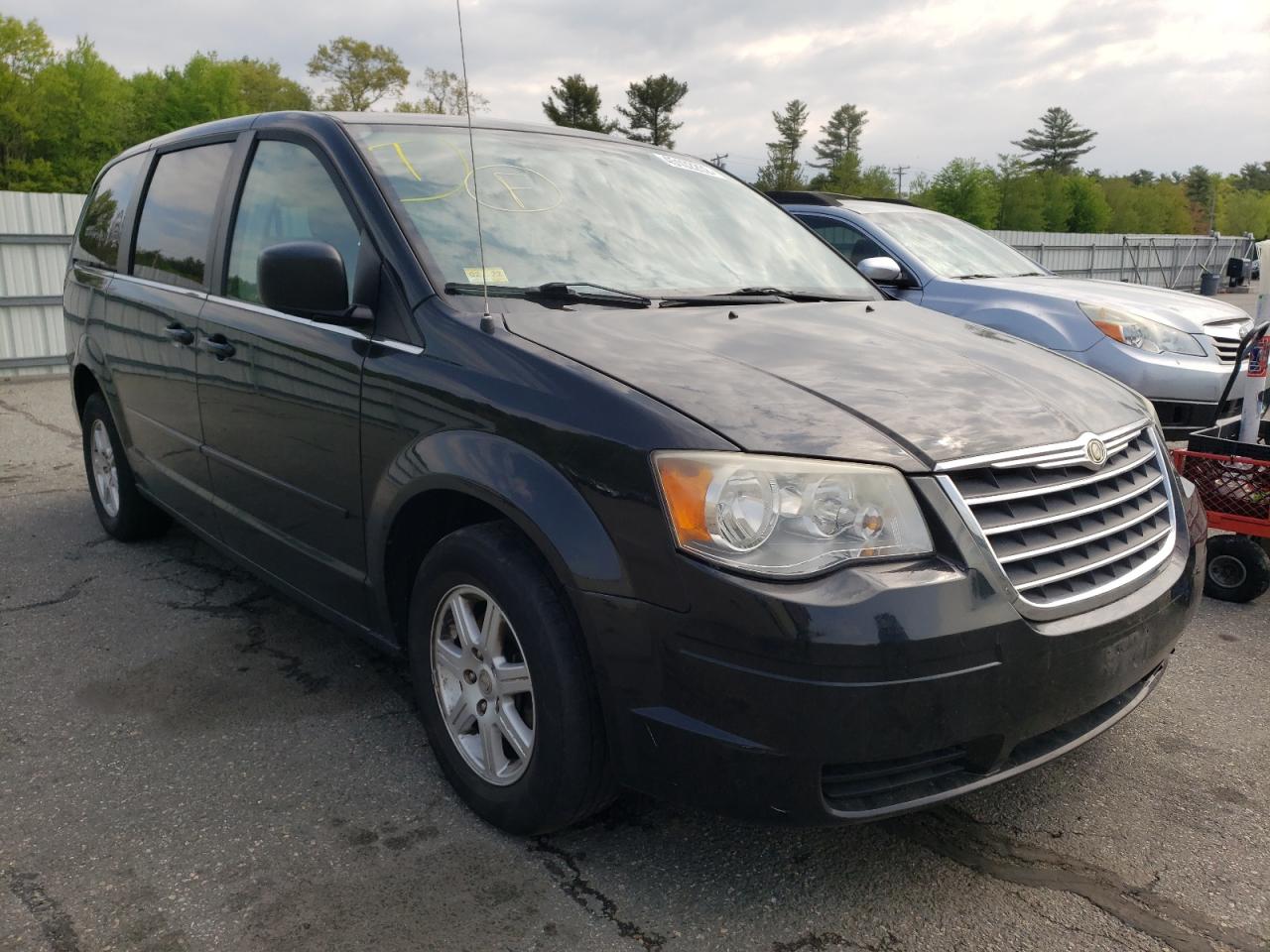 CHRYSLER TOWN & COU 2010 with VIN 2A4RR2D17AR340341 - Photo from auction