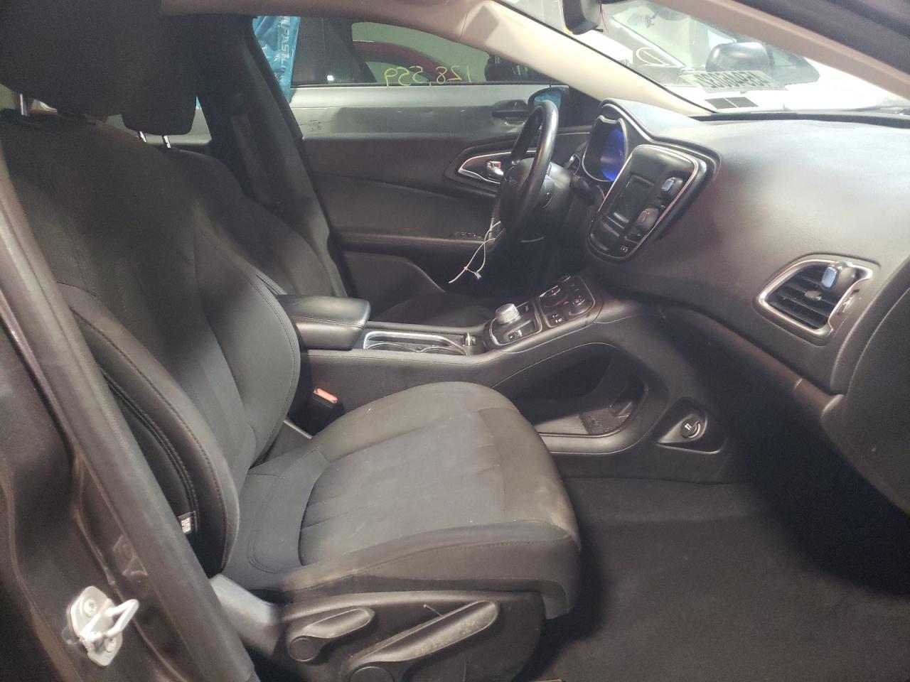 Photo 5 from auction – 2016 CHRYSLER 200 LIMITE with VIN 1C3CCCAB3GN106501