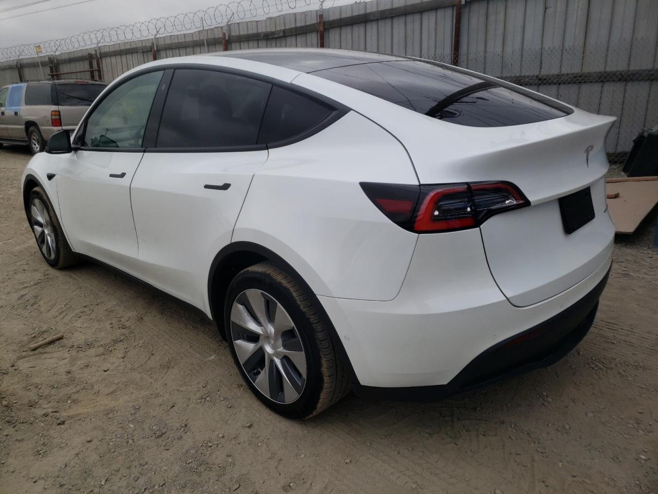 Photo 3 from auction – 2021 TESLA MODEL Y with VIN 5YJYGDEE8MF072579