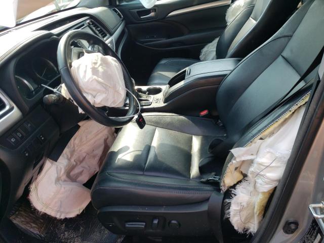 Photo 5 from auction – 2017 TOYOTA HIGHLANDER with VIN 5TDKZRFH5HS522390