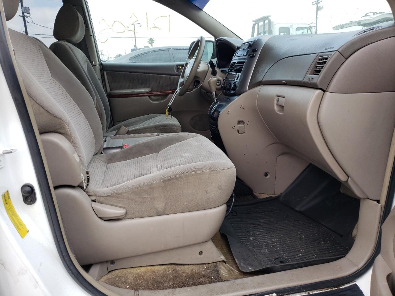Photo 5 from auction – 2006 TOYOTA SIENNA CE with VIN 5TDZA23C06S437086