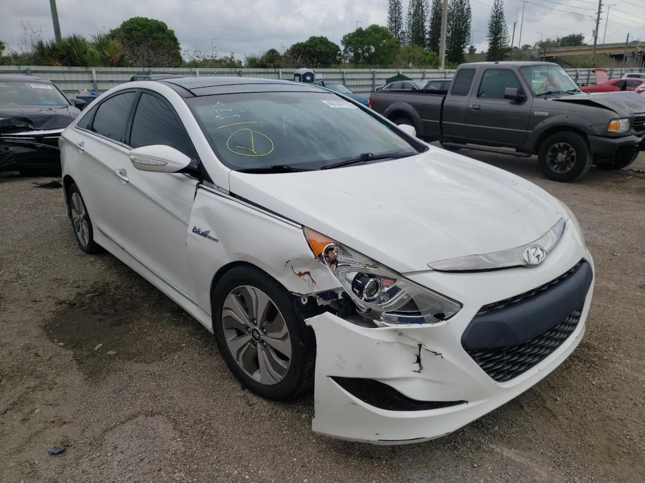 Photo 1 from auction – 2013 HYUNDAI SONATA HYB with VIN KMHEC4A47DA066708