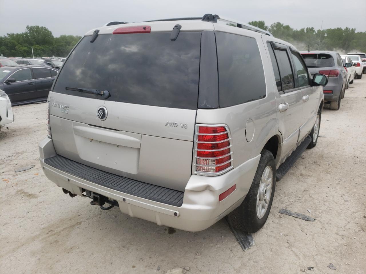 Photo 4 from auction – 2002 MERCURY MOUNTAINEE with VIN 4M2DU86W12ZJ36159