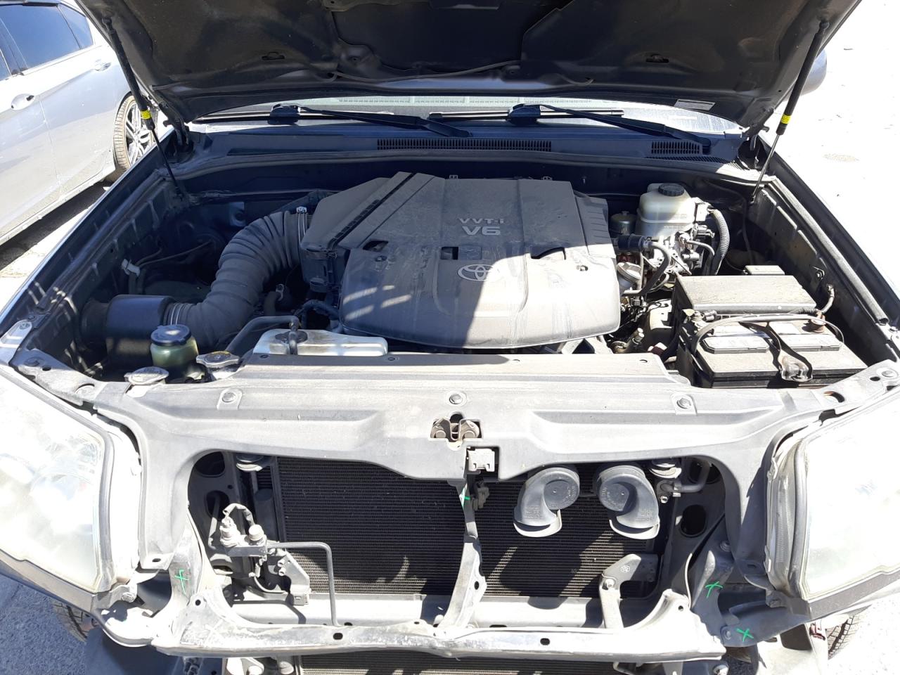 Photo 7 from auction – 2006 TOYOTA 4RUNNER SR with VIN JTEBU14R260082538