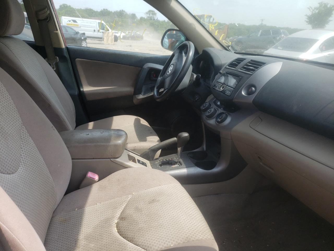 Photo 19 from auction – 2006 TOYOTA RAV4 with VIN JTMBD33V766022265