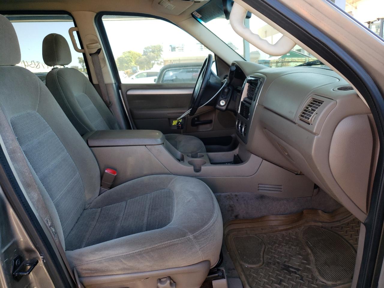 Photo 5 from auction – 2003 FORD EXPLORER X with VIN 1FMZU73K73UA83419