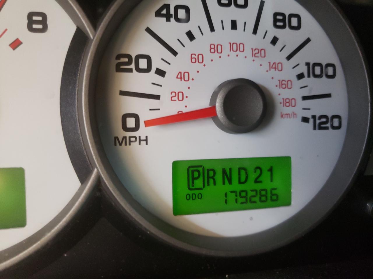 Photo 8 from auction – 2005 FORD ESCAPE LIM with VIN 1FMYU04195KB49296