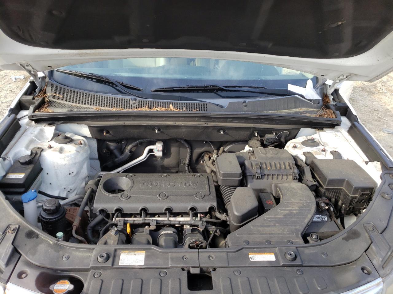 Photo 7 from auction – 2011 KIA SORENTO EX with VIN 5XYKU3A16BG033183