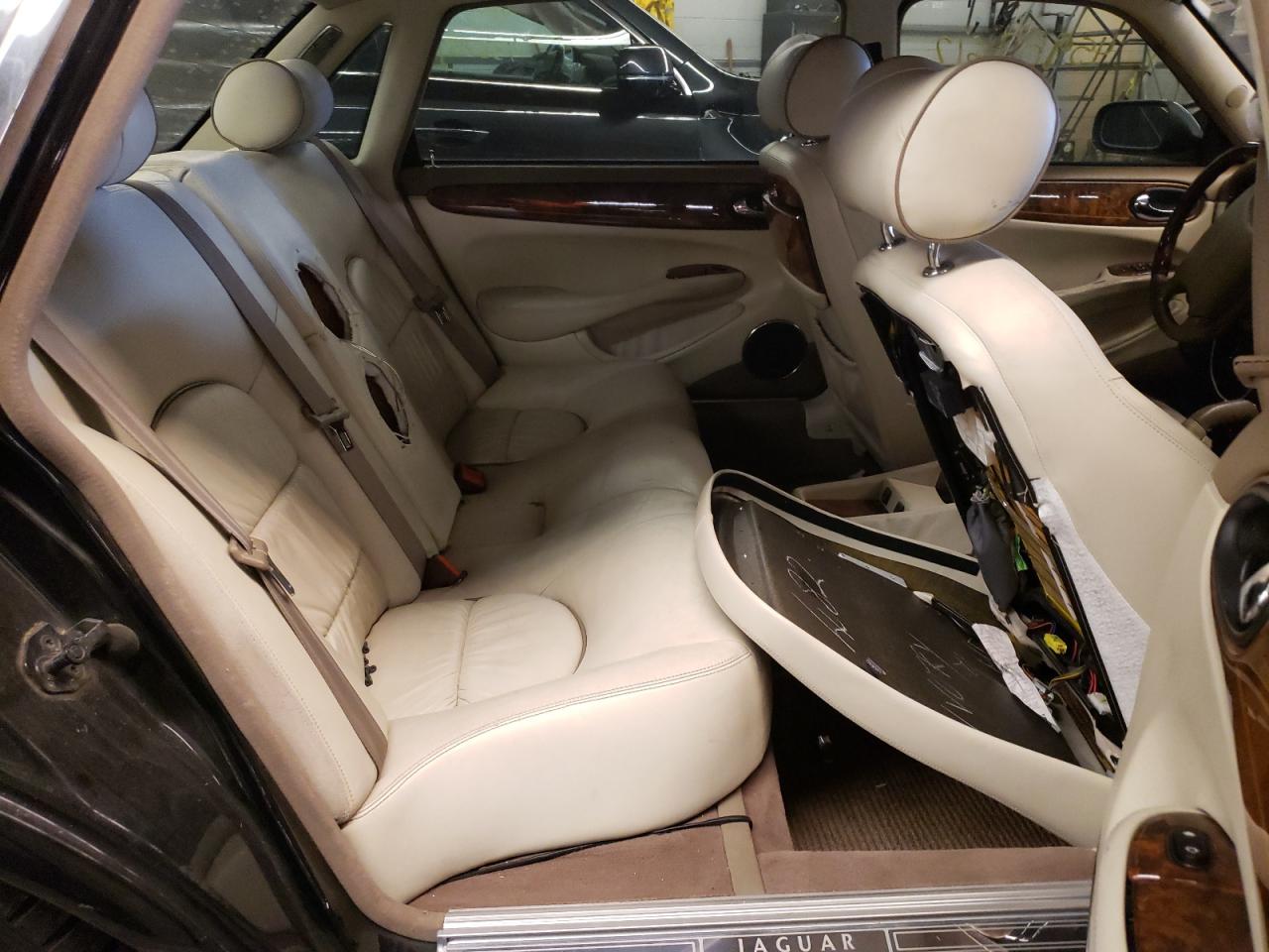 Photo 6 from auction – 2001 JAGUAR VANDENPLAS with VIN SAJDA25B21MF38623