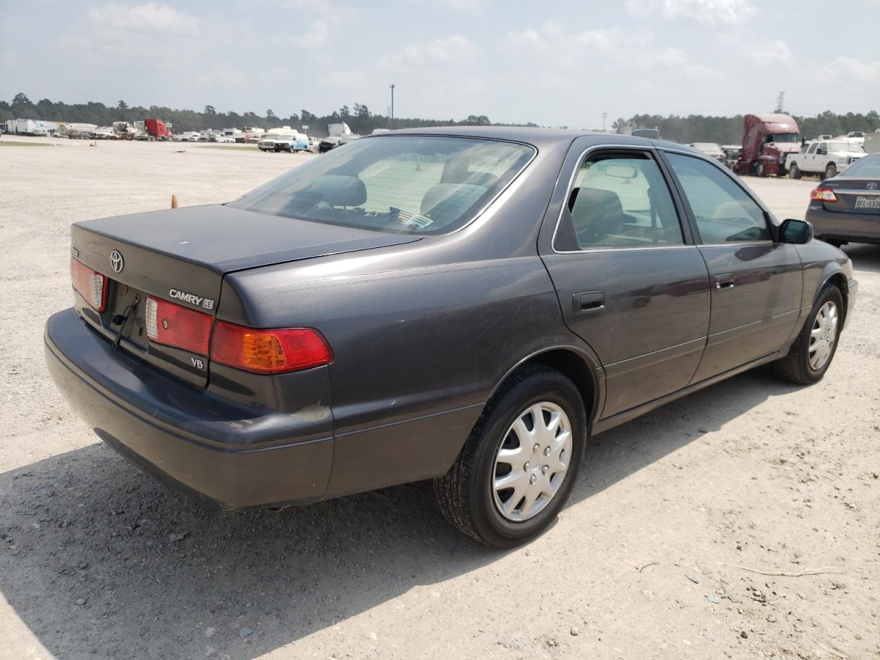 Photo 4 from auction – 2001 TOYOTA CAMRY CE with VIN JT2BF22K110341418