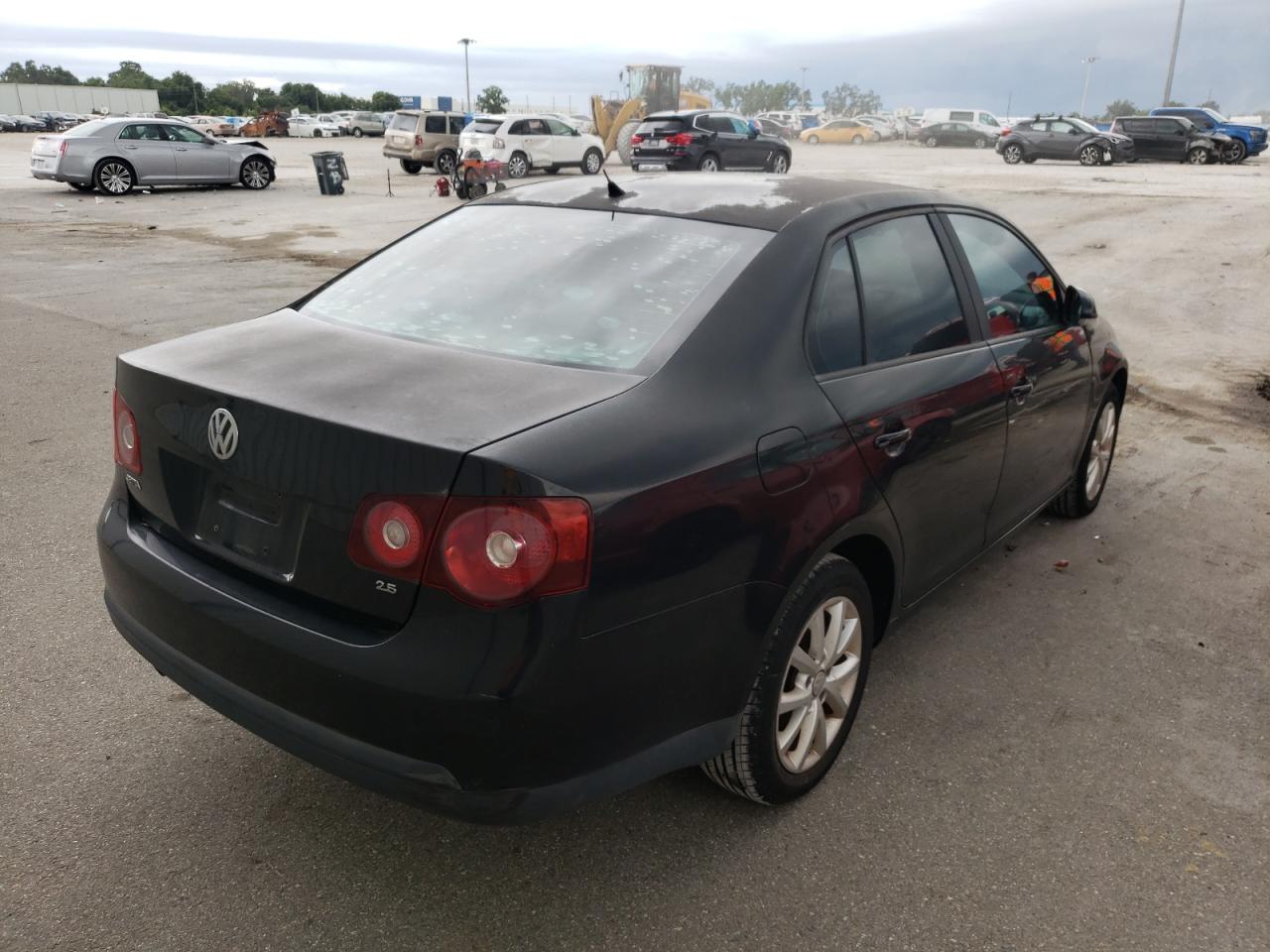 Photo 16 from auction – 2010 VOLKSWAGEN JETTA with VIN 3VWAX7AJ7AM127243