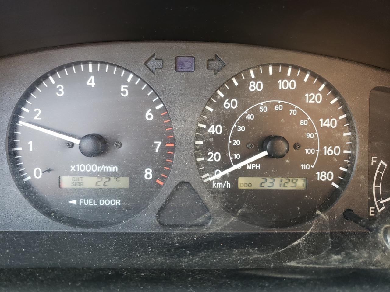 Photo 8 from auction – 2001 TOYOTA COROLLA CE with VIN 2T1BR12E31C840522
