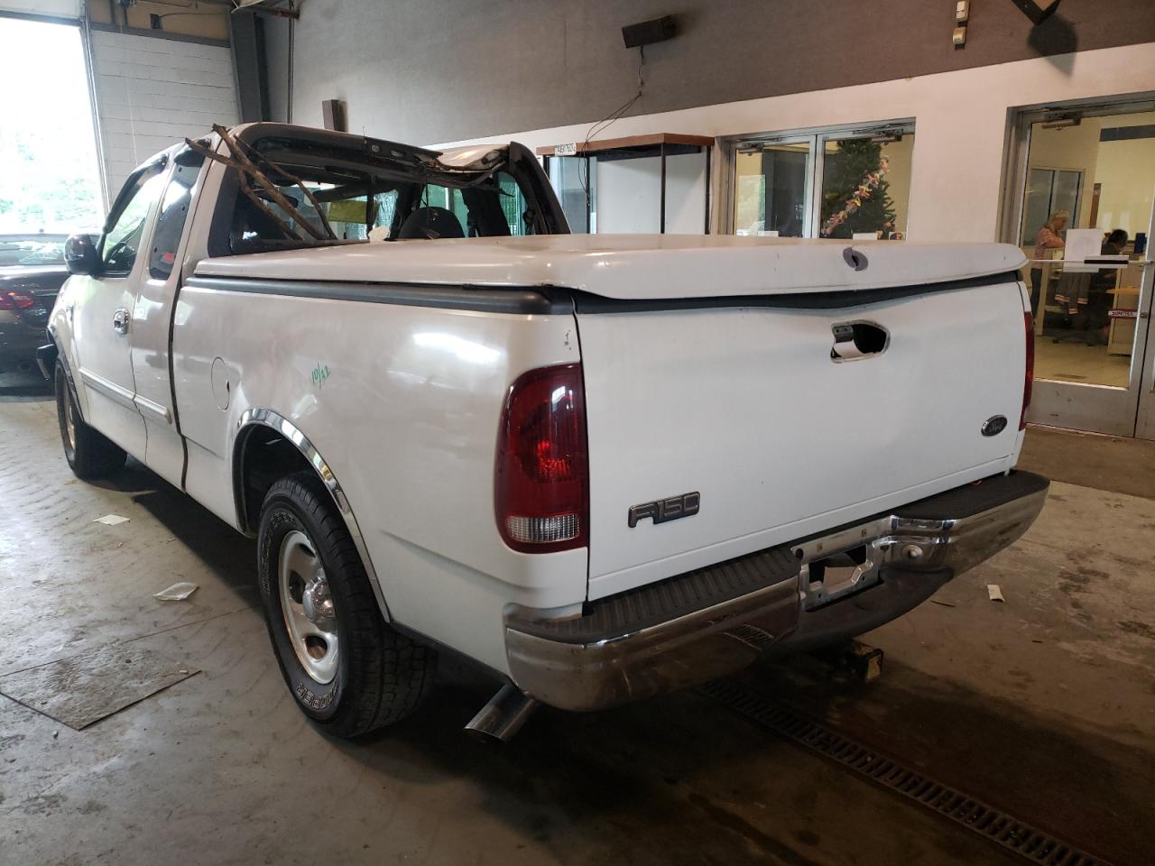 Zdjęcie 3 z aukcji – 2000 FORD F150 z VIN 1FTRX17W0YNA42699