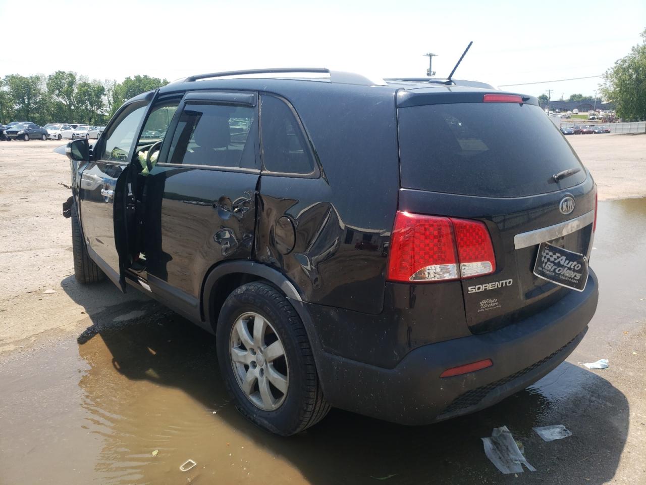 Photo 3 from auction – 2013 KIA SORENTO LX with VIN 5XYKTDA23DG314832