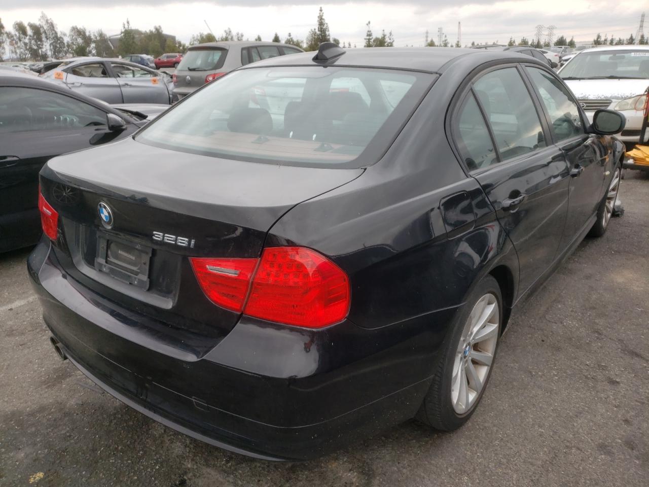 Photo 4 from auction – 2011 BMW 328 I SULE with VIN WBAPH5G57BNM78246
