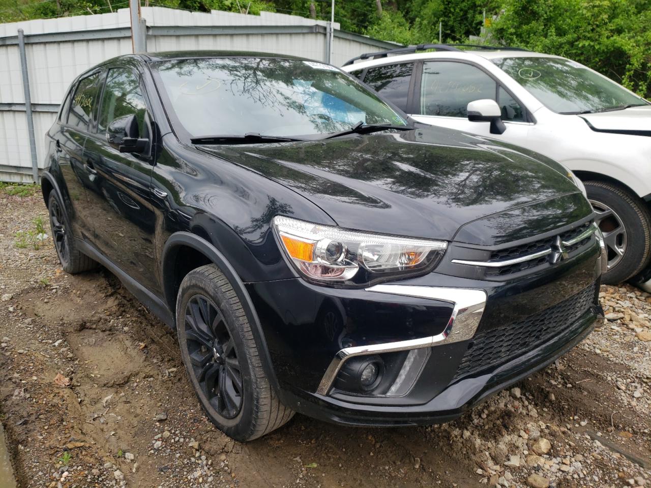 MITSUBISHI OUTLANDER 2018 with VIN JA4AP3AU1JU015551 - Photo from auction