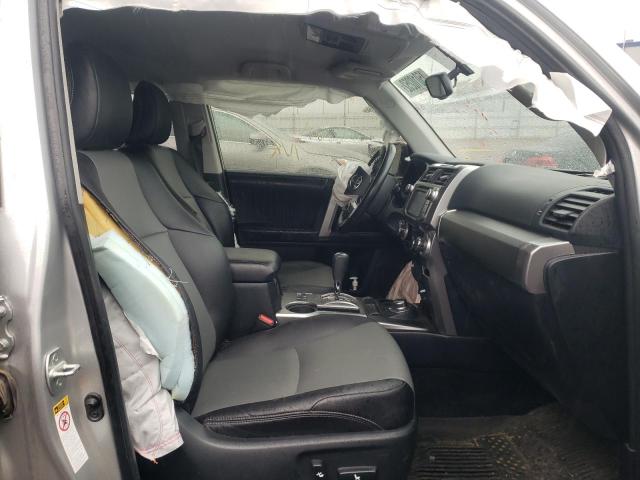 Photo 5 from auction – 2018 TOYOTA 4RUNNER SR with VIN JTEBU5JR5J5565920