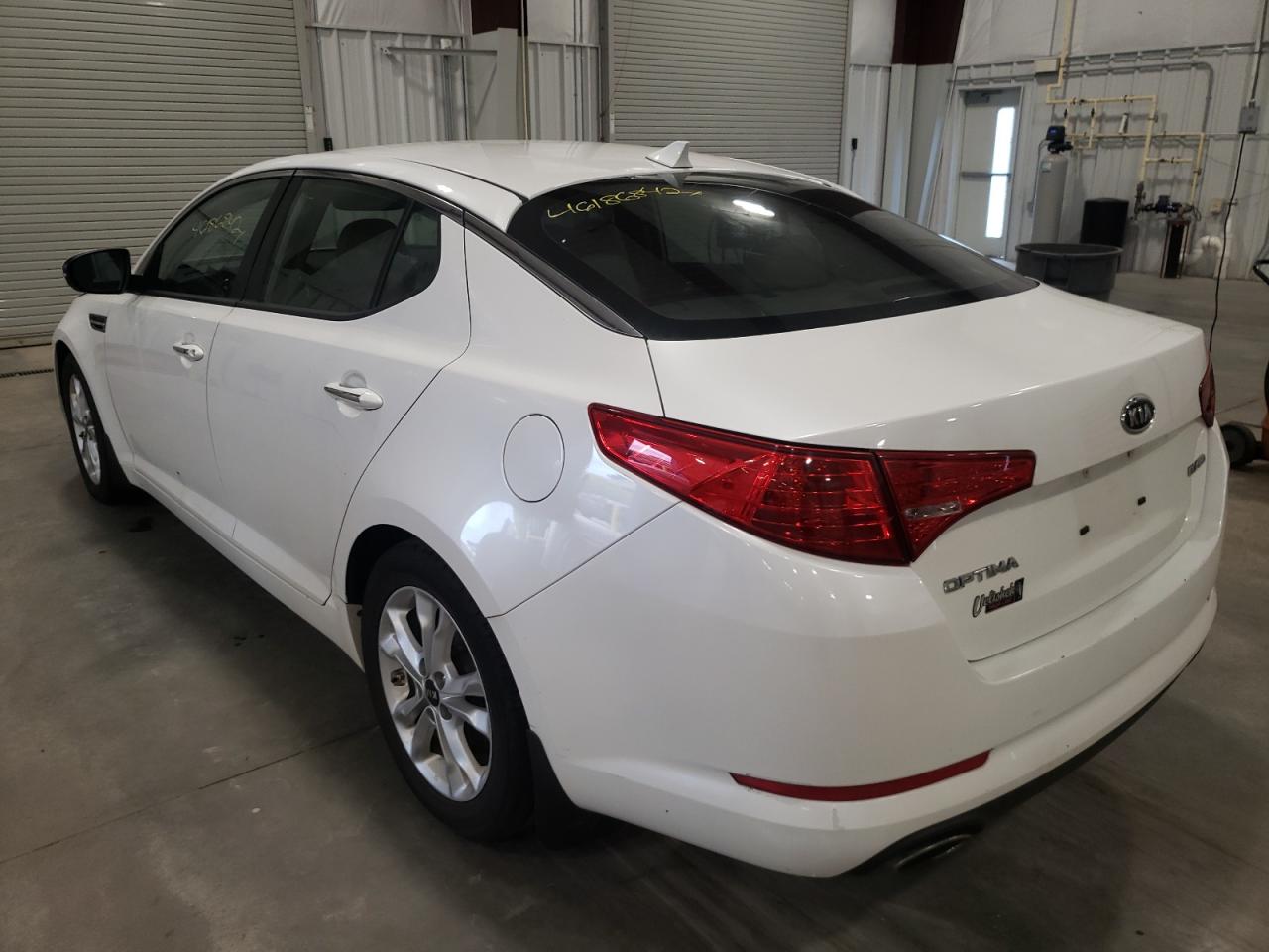 Photo 3 from auction – 2011 KIA OPTIMA EX with VIN KNAGN4A78B5141436