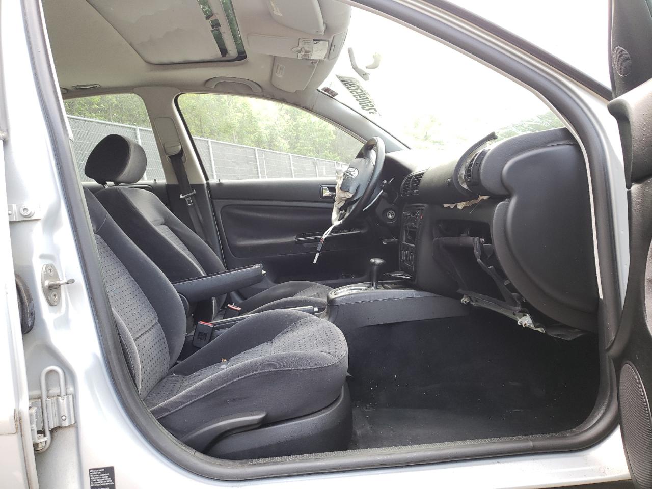 Photo 5 from auction – 2000 VOLKSWAGEN PASSAT GLS with VIN WVWMA23B2YP357058