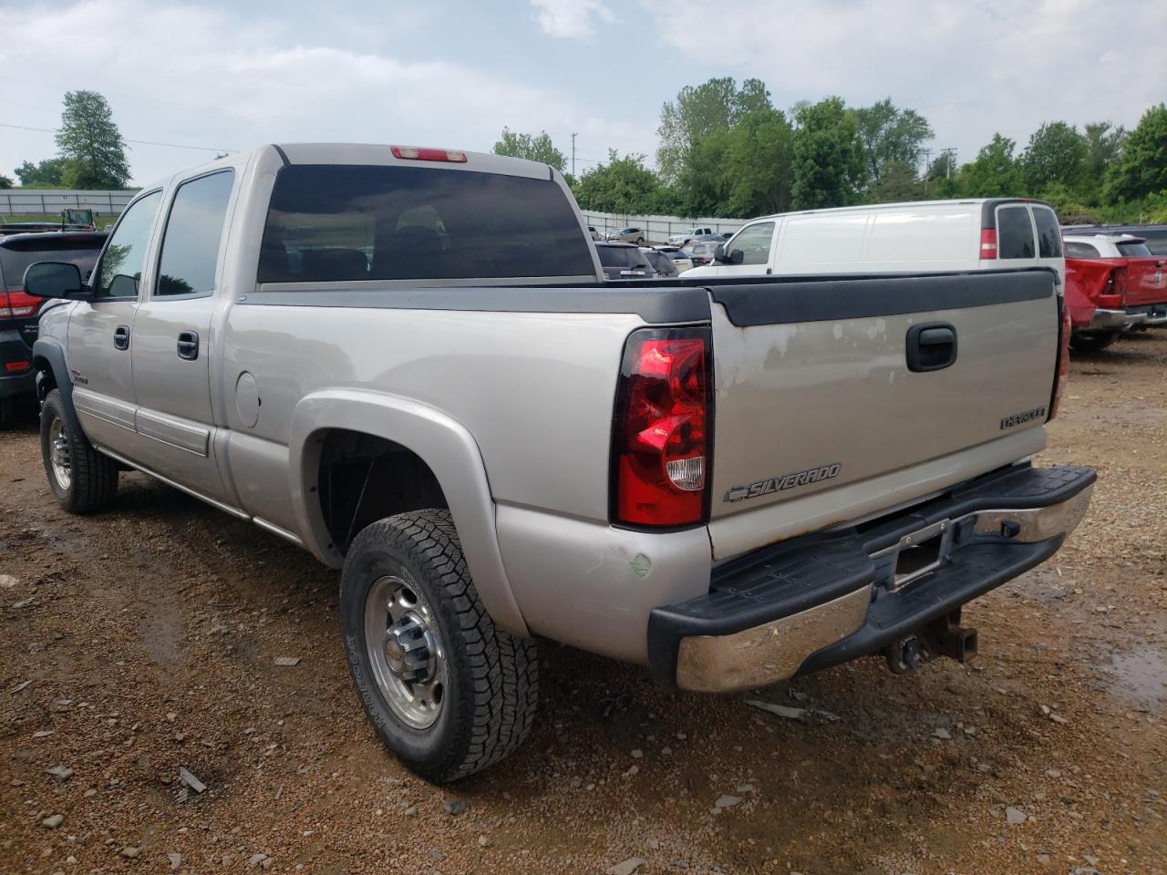 Photo 3 from auction – 2005 CHEVROLET SILVERADO with VIN 1GCHK232X5F850390