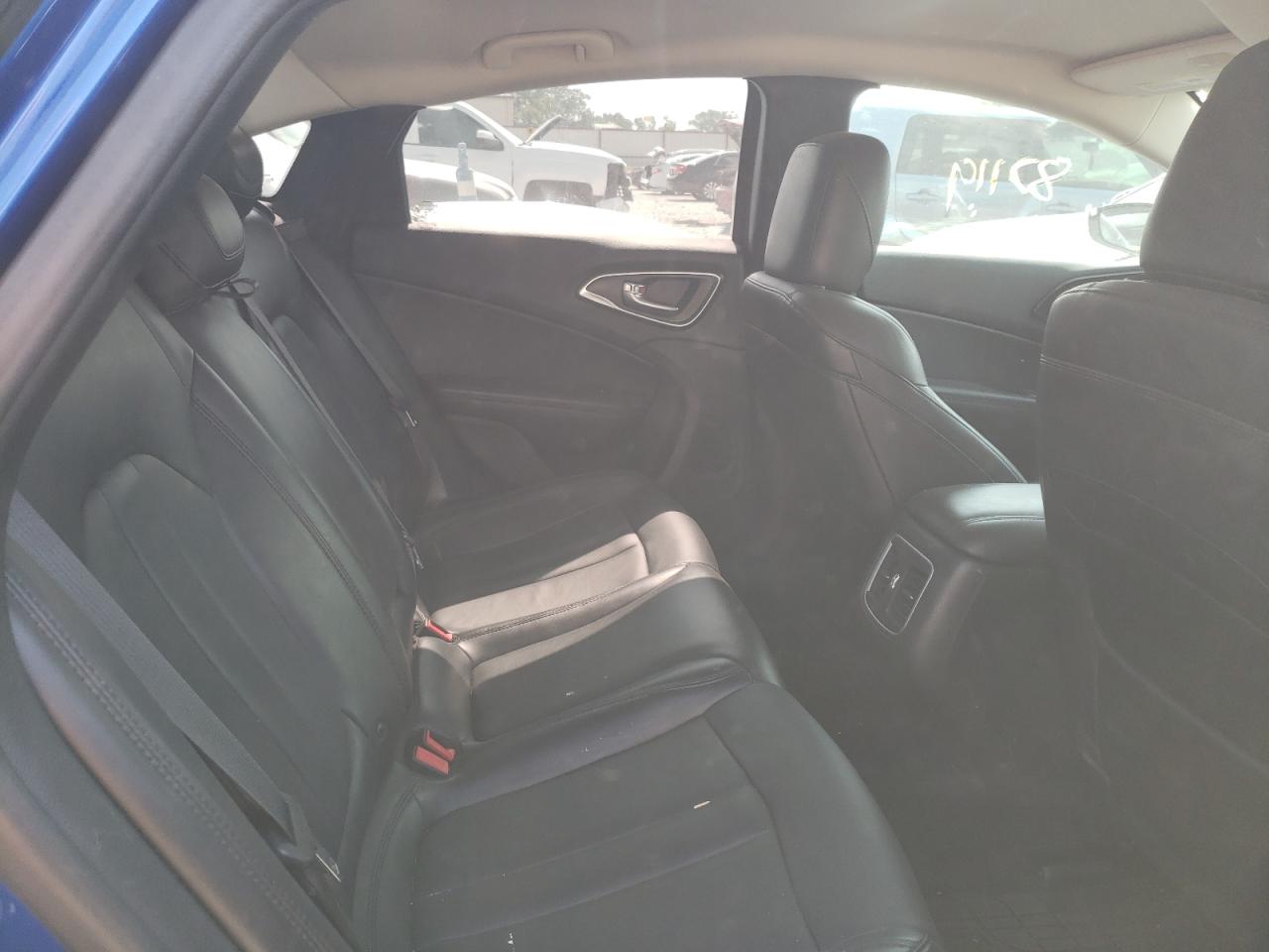 Photo 6 from auction – 2015 CHRYSLER 200 C with VIN 1C3CCCCB0FN507449
