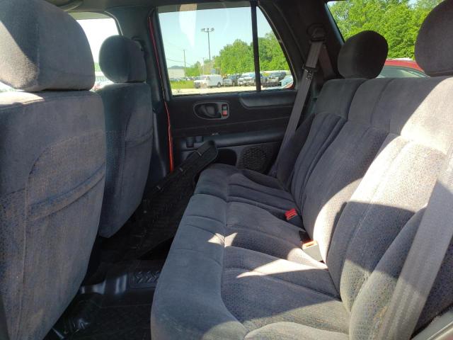 Photo 6 from auction – 2001 CHEVROLET BLAZER with VIN 1GNDT13W512170303