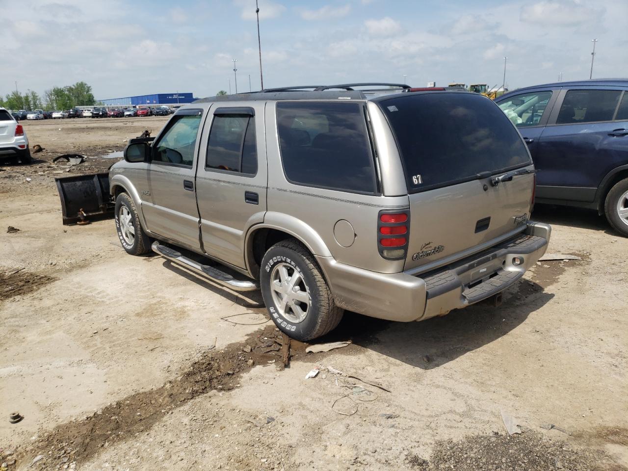 Photo 3 from auction – 2000 OLDSMOBILE BRAVADA with VIN 1GHDT13W3Y2325704