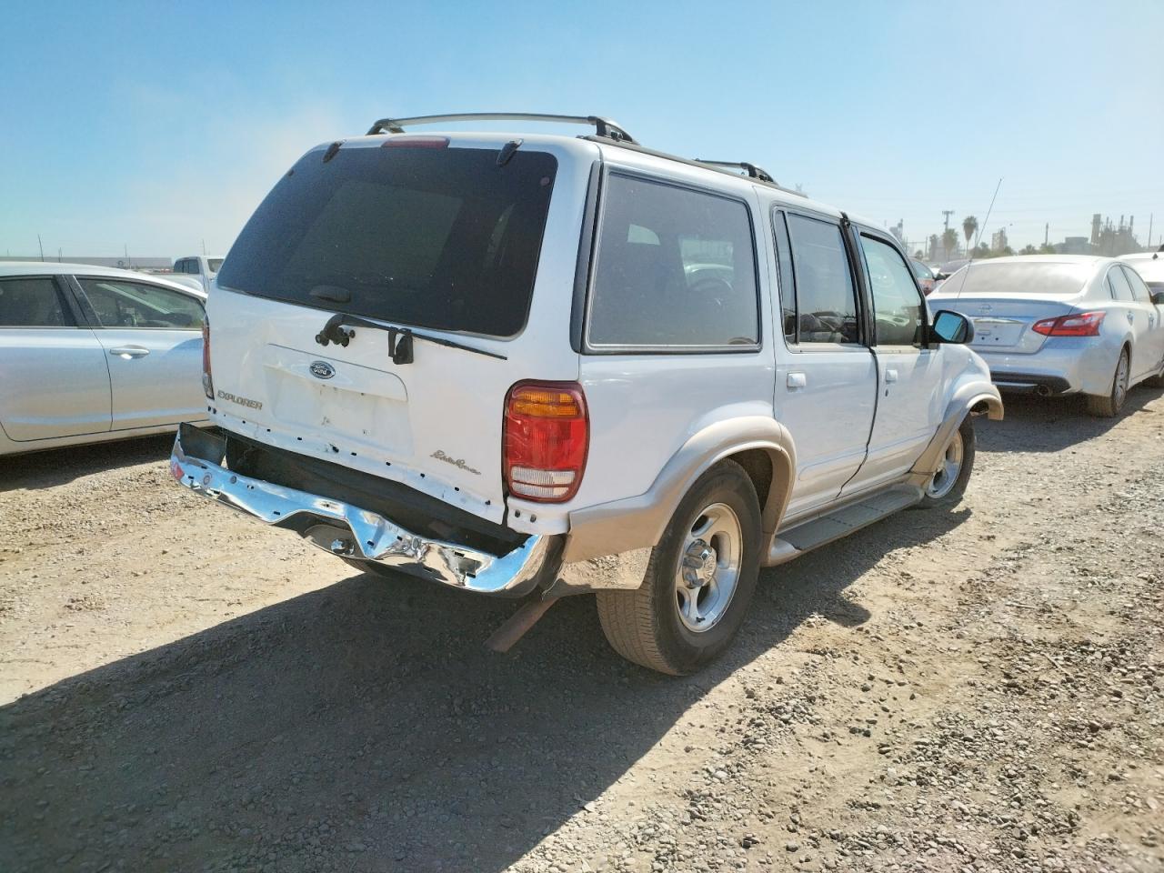 Photo 4 from auction – 2000 FORD EXPLORER E with VIN 1FMZU74E3YZA68015