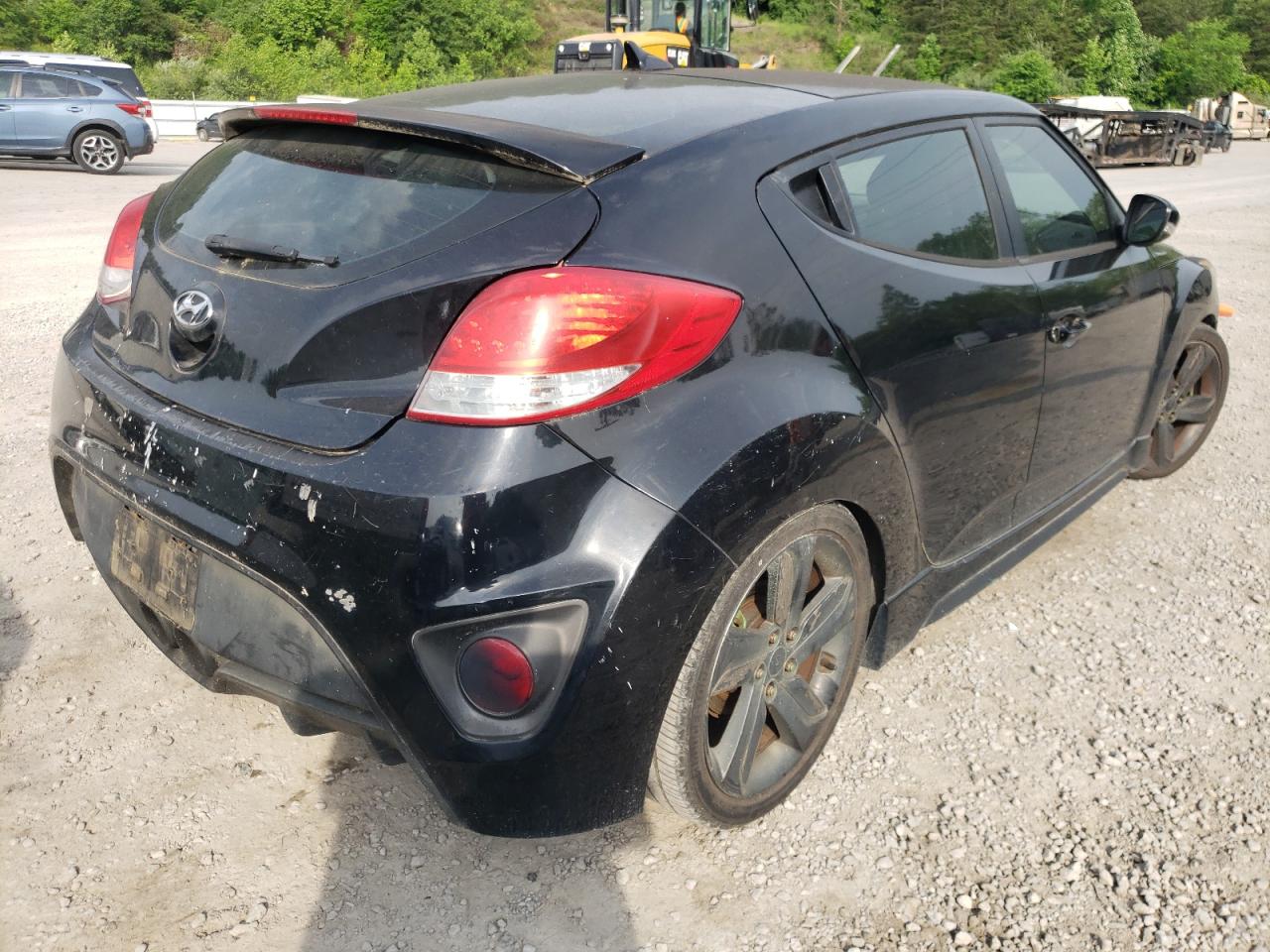 Photo 4 from auction – 2013 HYUNDAI VELOSTER T with VIN KMHTC6AE5DU163528