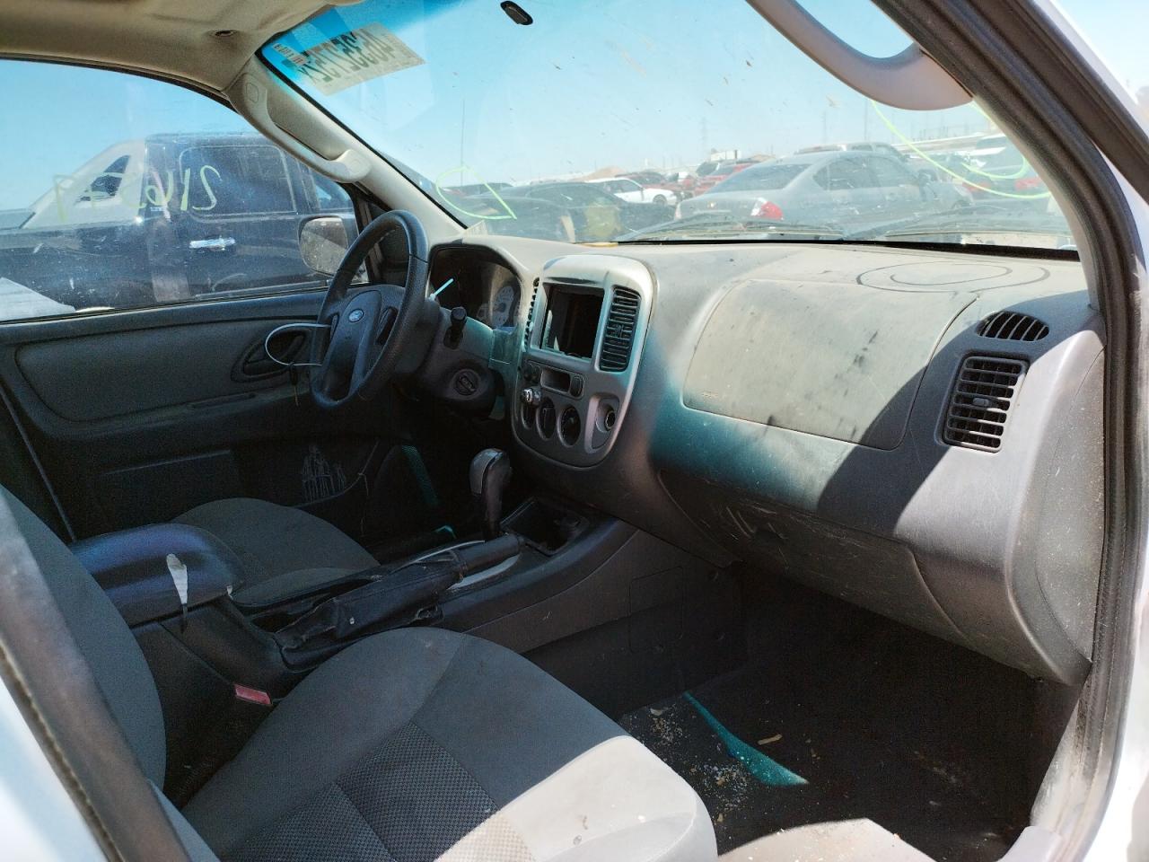 Photo 5 from auction – 2006 FORD ESCAPE XLT with VIN 1FMCU031X6KD26371