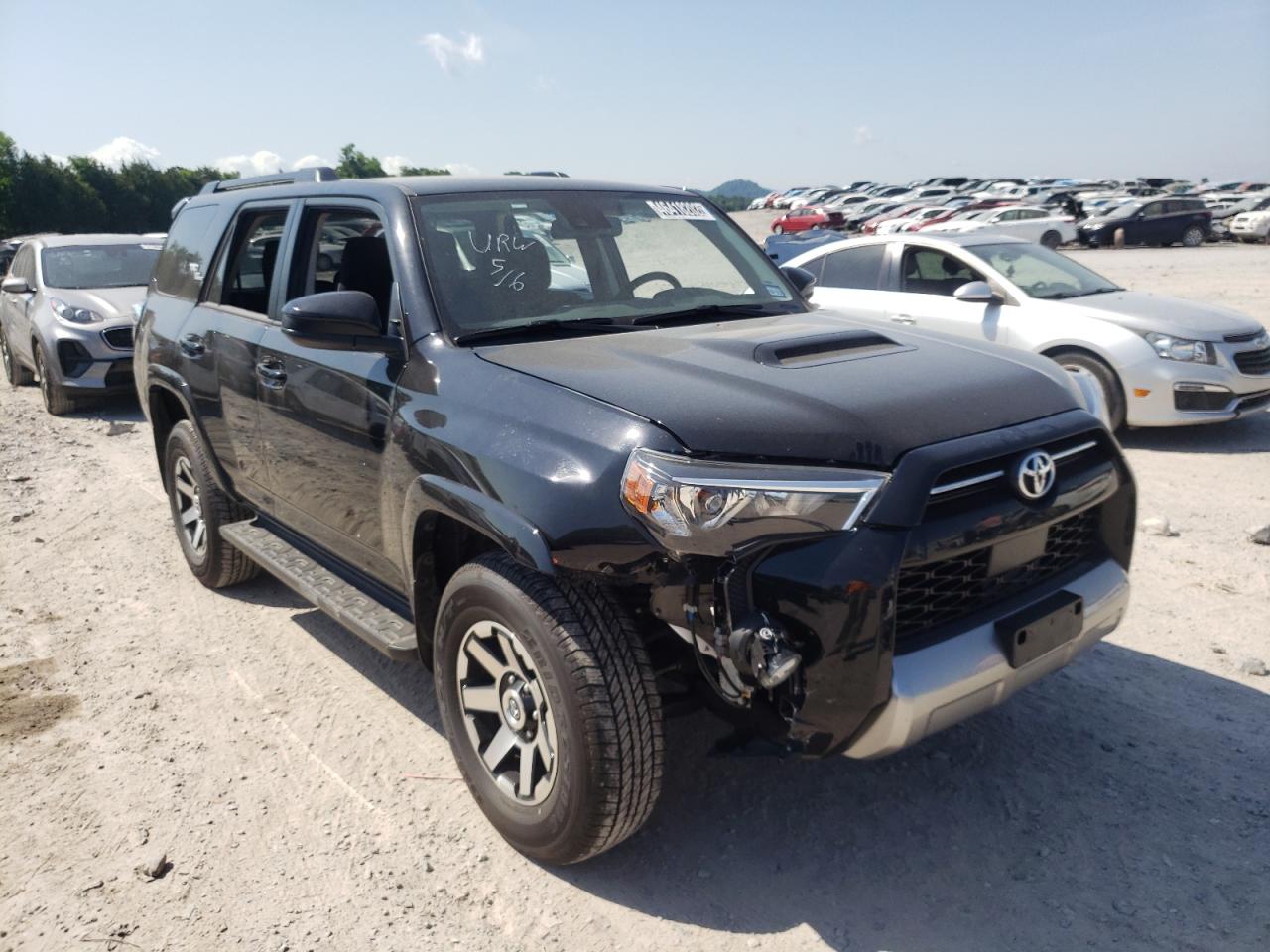 TOYOTA 4RUNNER SR 2022 with VIN JTEPU5JRXN5984177 - Photo from auction