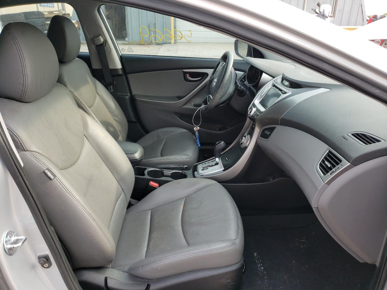 Photo 5 from auction – 2011 HYUNDAI ELANTRA GL with VIN 5NPDH4AE9BH004582
