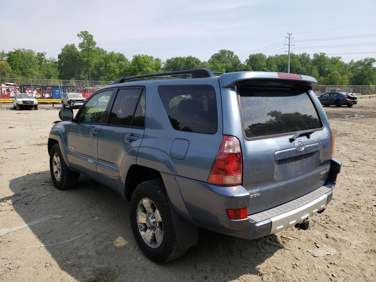 Photo 3 from auction – 2004 TOYOTA 4RUNNER SR with VIN JTEBU14R148021177