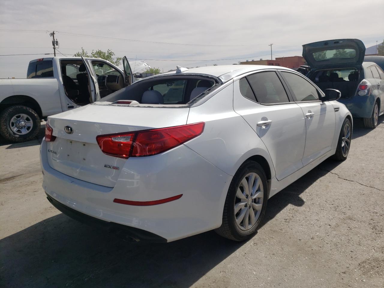 Photo 4 from auction – 2015 KIA OPTIMA EX with VIN 5XXGN4A79FG434315