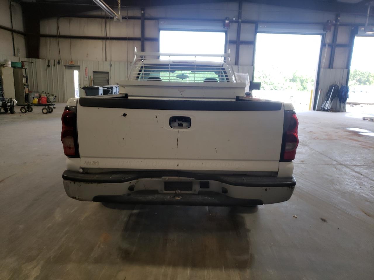 Photo 9 from auction – 2006 CHEVROLET SILVRK1500 with VIN 3GCEC14X46G253949