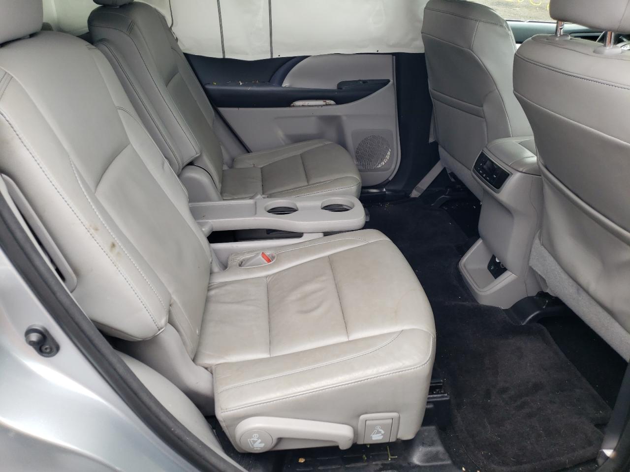 Photo 6 from auction – 2015 TOYOTA HIGHLANDER with VIN 5TDJKRFH4FS178743