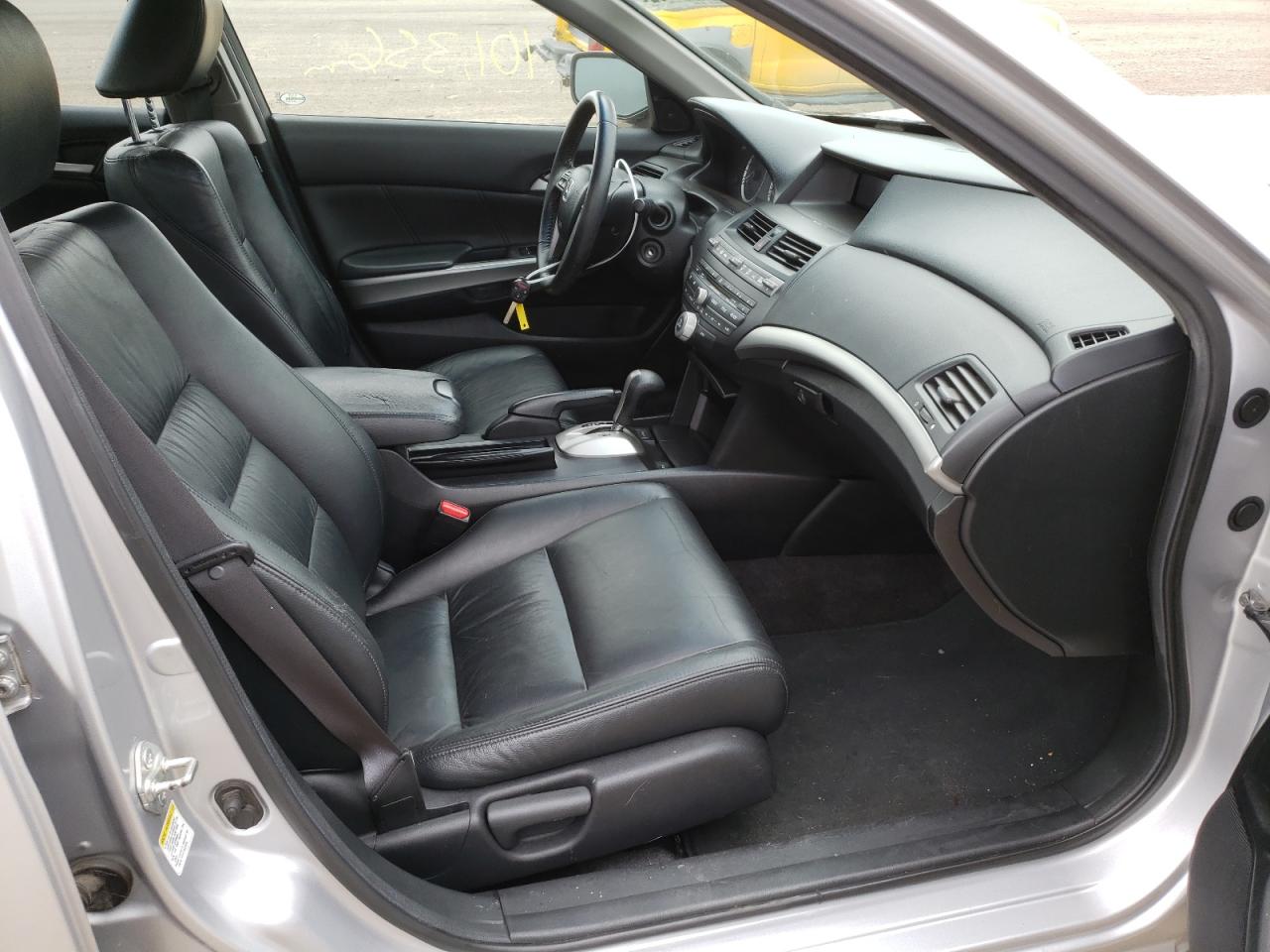 Photo 5 from auction – 2010 HONDA ACCORD EXL with VIN 1HGCP2F87AA113183