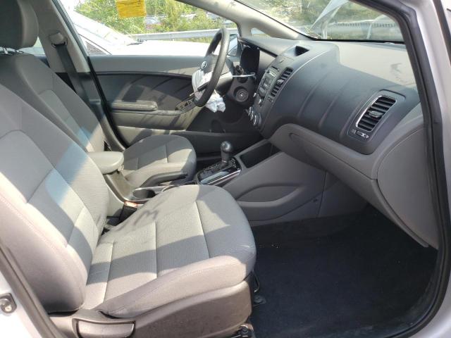 Zdjęcie 5 z aukcji – 2017 KIA FORTE LX z VIN 3KPFK4A78HE010737