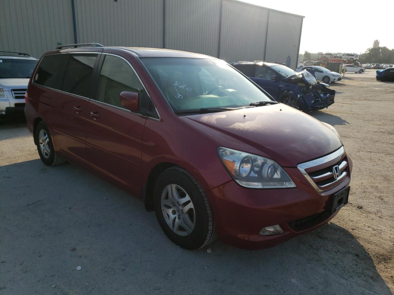 HONDA ODYSSEY 2005 with VIN 5FNRL38815B020681 - Photo from auction